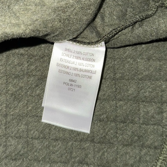 Legendary Whitetails • Cedar Cabin Quilted Sweater - Picture 8 of 9